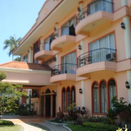 Chateau Del Mar Davao Exterior photo