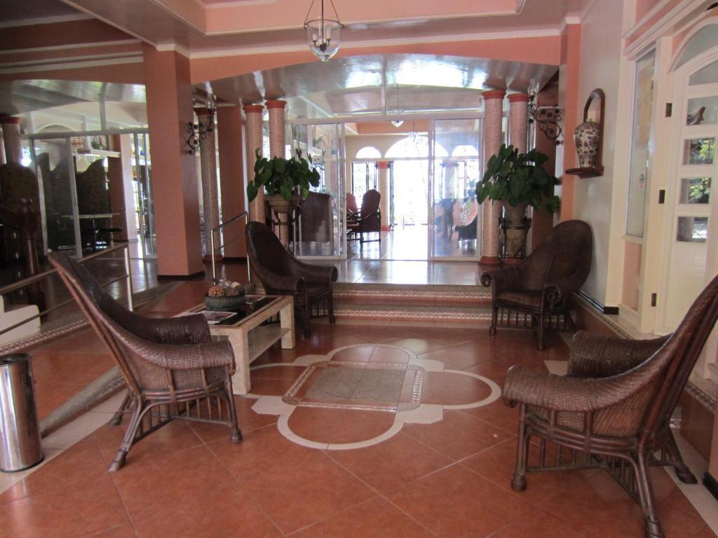 Chateau Del Mar Davao Exterior photo