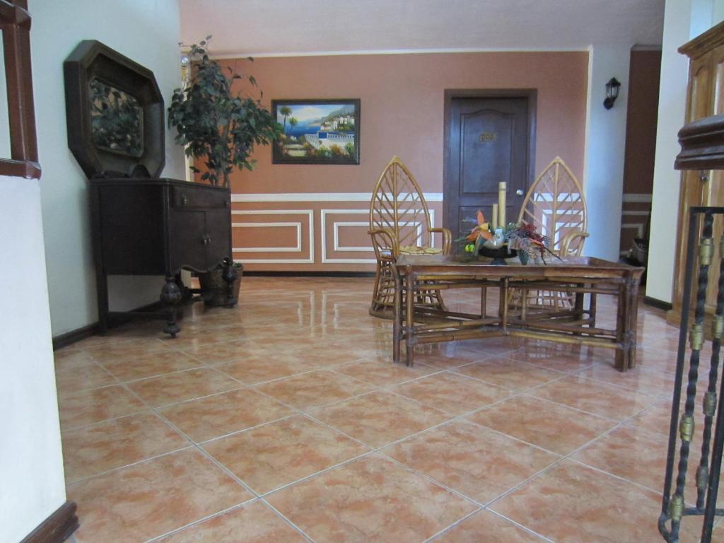 Chateau Del Mar Davao Exterior photo