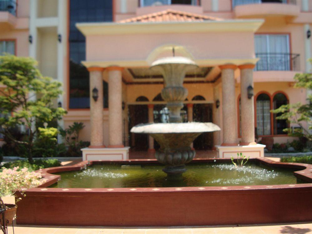 Chateau Del Mar Davao Exterior photo
