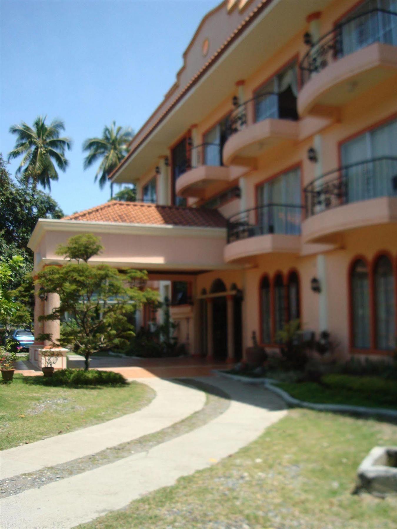 Chateau Del Mar Davao Exterior photo