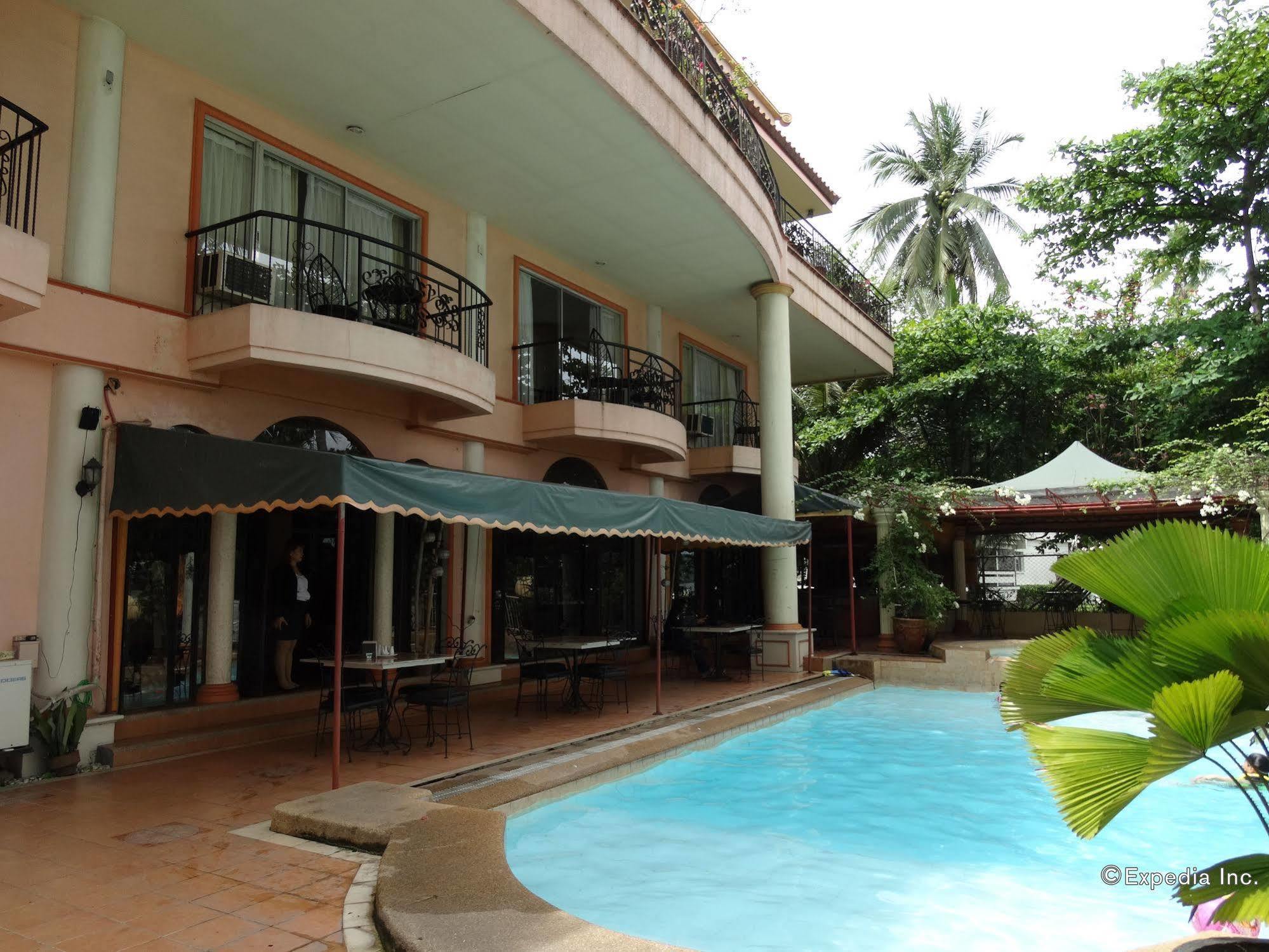 Chateau Del Mar Davao Exterior photo