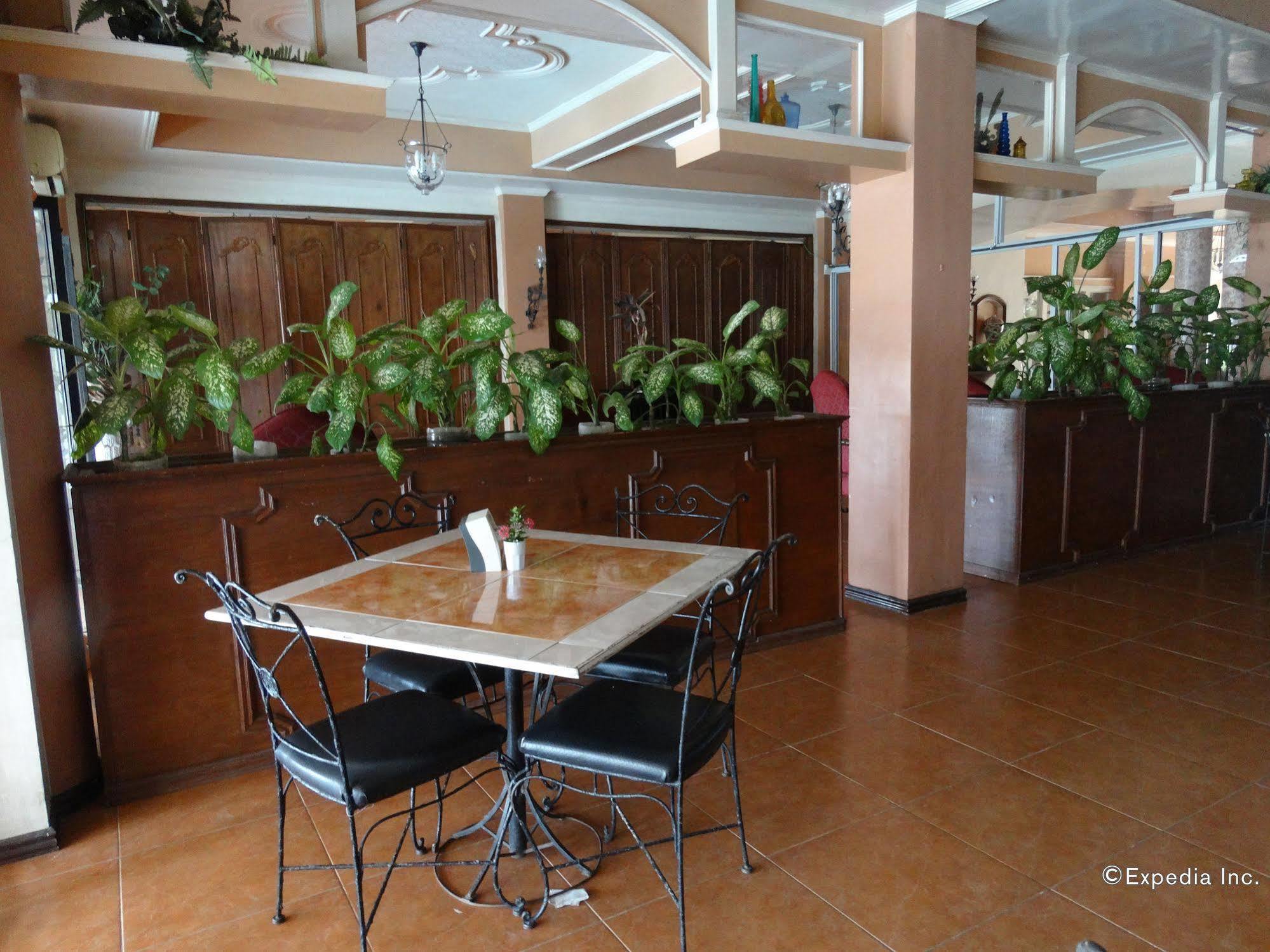 Chateau Del Mar Davao Exterior photo